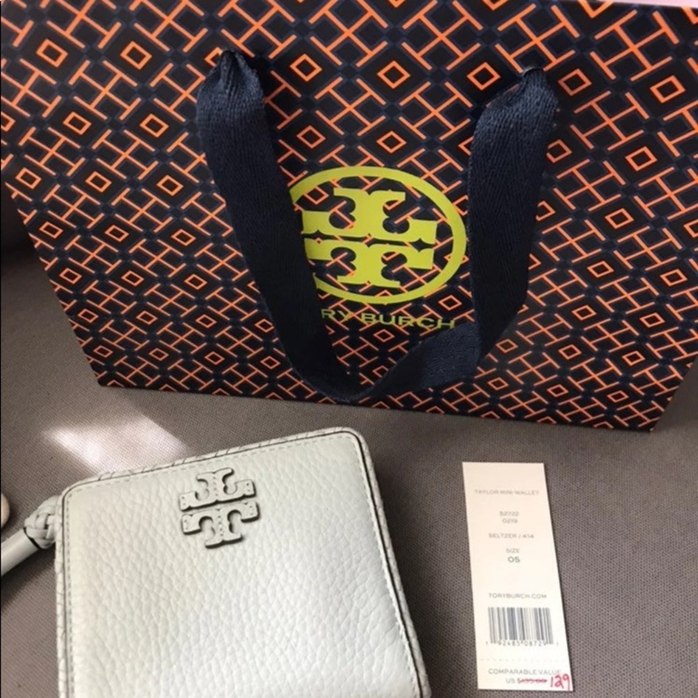 Tory Burch mini wallet